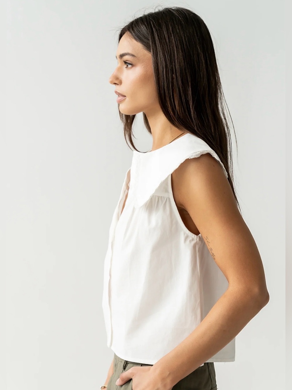 bohme White Sleeveless Button-Front Top with Scalloped Peter Pan Collar NWOT - Picture 4 of 6